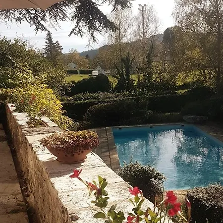 With Pool And Tennis - Sozy Saint-Sozy