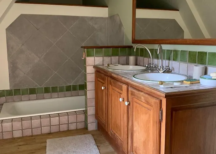 With Pool And Tennis - Sozy Villa Saint-Sozy